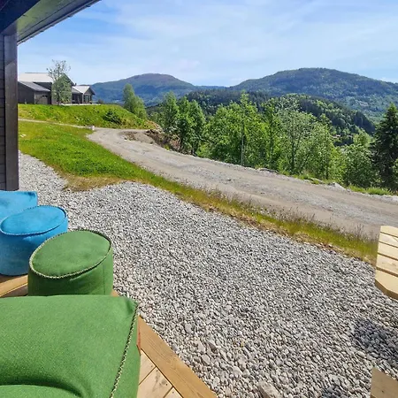 Belle Maison à Avec Wifi
